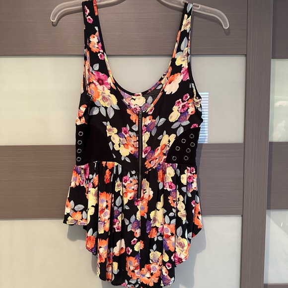 Material Girl fun too Size S - Picture 2 of 2